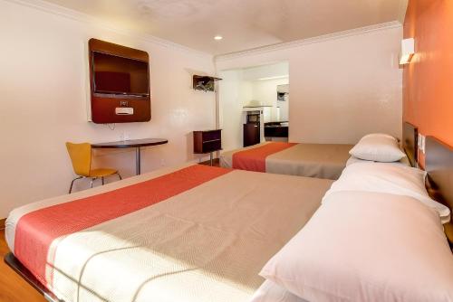 Motel 6 Garden Grove – Garden Grove, CA