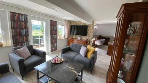 Maria vacation apartment with Elbe view in Coswig, Deutschland