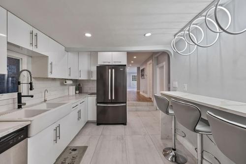 Patogumai, Modern 3BR Mountain Escape | FirePit • Workstation in Sufernas (NY)