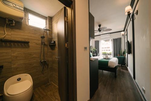 room detail thumbnail 2