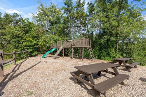 Royal Bliss by On Cue Properties in Sevierville, USA