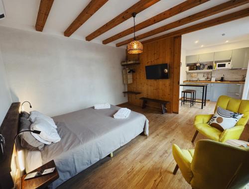 Blissful Garden Studio in Lourel