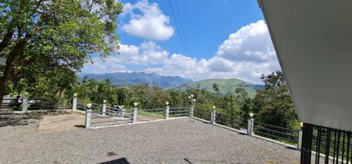 Magic moon - Vazhoor