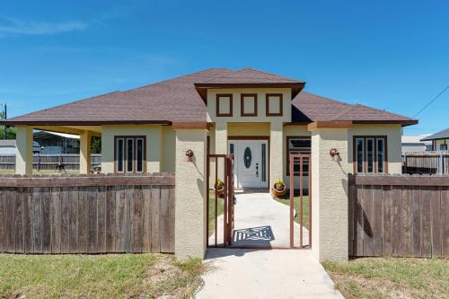 Charming Family Getaway Near Medina River in Bandera (TX)