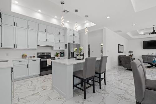 Charming Family Getaway Near Medina River in Bandera (TX)