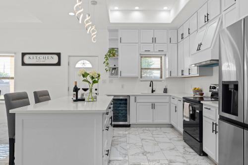 Charming Family Getaway Near Medina River in Bandera (TX)