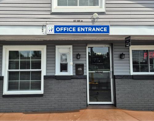 Hometowne Inn & Suites in Scottsburg (IN)