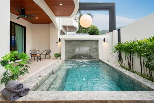 At Bangla Patong Pool Moon villa