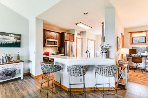 Condo with Private Balcony 6 Mi to Pisgah NF!, Burnsville (foto 6)