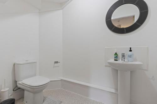Windrush Grove Retreat in Birmingham, Birmingham (photo 8)