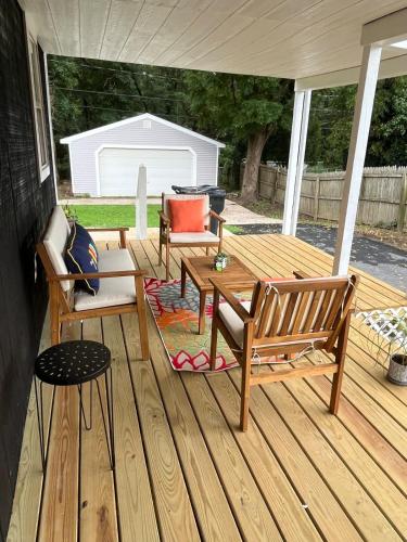 The Rene Carr House in เอลค์ตัน