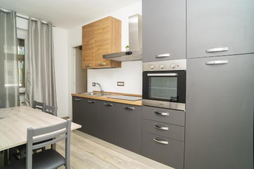 مطبخ, IL BACIO Guest House - Affitti Brevi Italia in بقرب المركز
