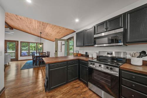 The Golden Retreat in แบนเนอร์เอลค์ (นอร์ทแคโรไลนา)