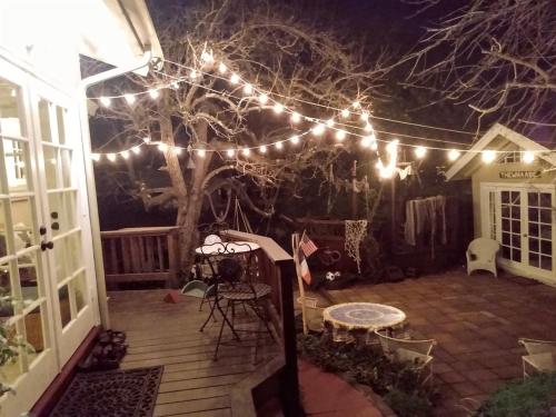 Summer-house OASIS on quiet street in ROCKRIDGE, Oakland