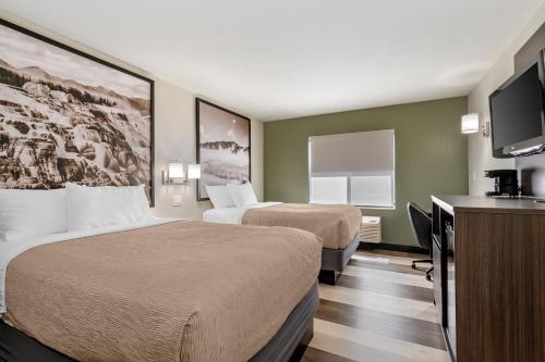 2 double beds