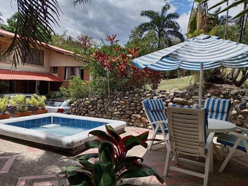 جاكوزي, Casa en Condominio vía Villeta (Casa en Condominio via Villeta) in Tobia