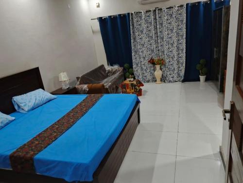 CH Rayzm Family Guest house in โปลิสฟาวเดชั่น