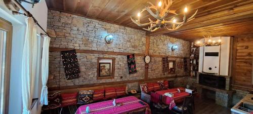 Капсъзовата къща in Leshten