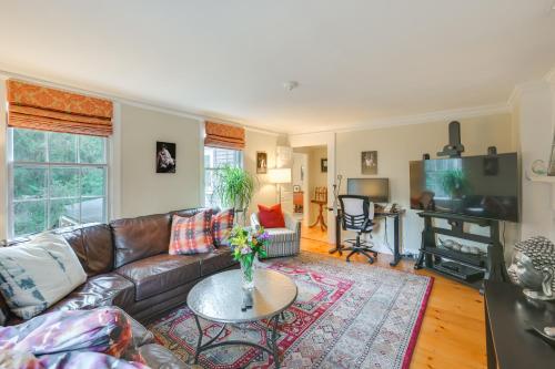 < 1 Mi to Dtwn Salem: Apt w/ Shared Patio & Yard! in Salem (Massachusetts)