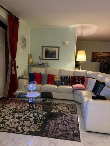 Jagatud salong / TV-ala, Villa con giardino in Pontecurone