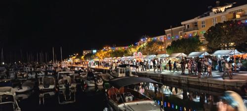 Apartma REA Izola, pergola & terassa, parking in إيزولا