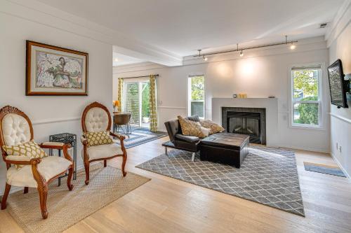 Modern Home Close to Dtwn Woodinville with Yard in Woodinville