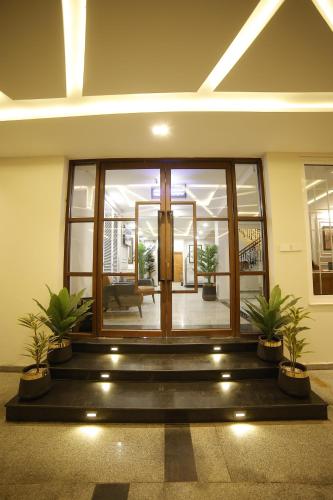 Bejárat, ZAR Luxury Suites Murree in Murree