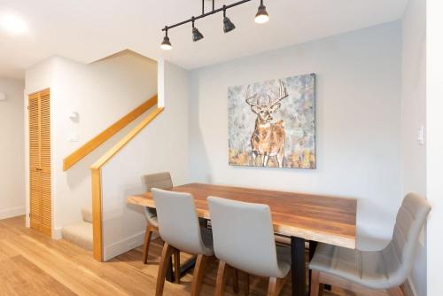 Gleneagle 1 | Townhome, 700m to Skiing, Near Free Village Shuttle, Fireplace, Secure Parking in Whistler, Canada