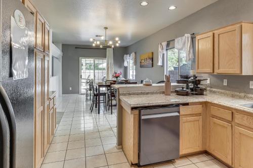 4 Mi to Las Vegas Strip Home with Covered Patio!, Las Vegas (foto 9)