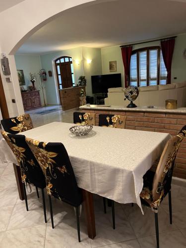 Seadmed, Villa con giardino in Pontecurone