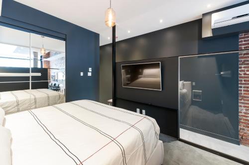 Boutique Lofts Milton Parc by Simplissimmo - Tap to explore photos