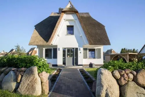 Luxus Reetdachhaus in Fuhlendorf mit Sauna in Fuhlendorf, Deutschland