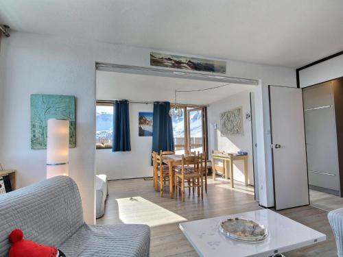 Bel appartement a Aime 2000 pour 6 pers, grande terrasse, vue montagne - FR-1-455-271 in La Plagne