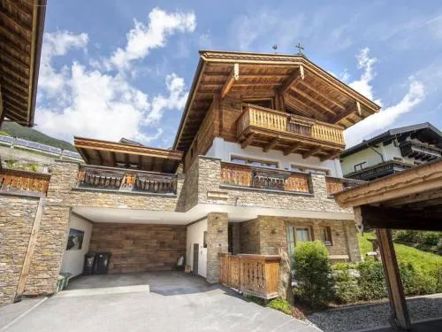 Chalet with Sauna and Natural Pool in Neukirchen am Großvenediger, Österreich