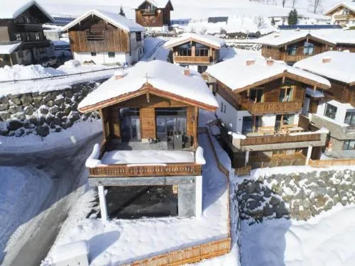Alpine Chalet with Mountain Views in Neukirchen am Großvenediger, Österreich