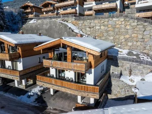 Chalet near Ski Lift with Garden in Neukirchen am Großvenediger, Österreich