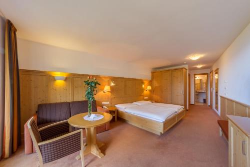 Hotel Plunger - image 14