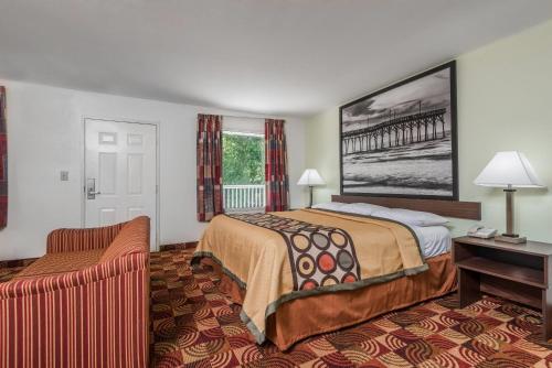 1 king bed, 1 sofa bed