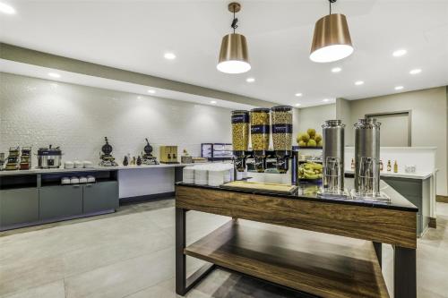 طعام و مشروبات, Hampton Inn by Hilton Aurora Medical Center Denver in سنترال بارك