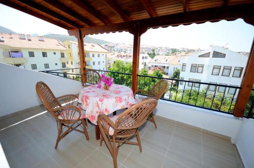 Terrace Apartment with Garden View 