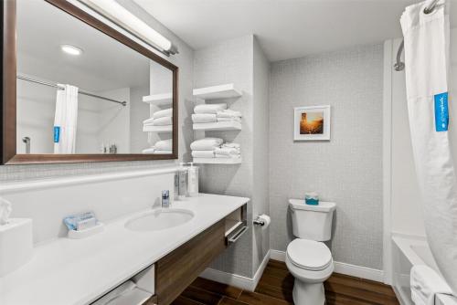 Hampton Inn Fond du Lac - image 11