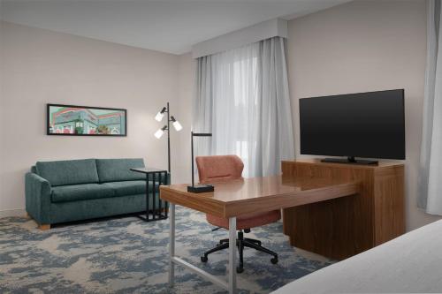 Hampton Inn & Suites Walterboro - image 7