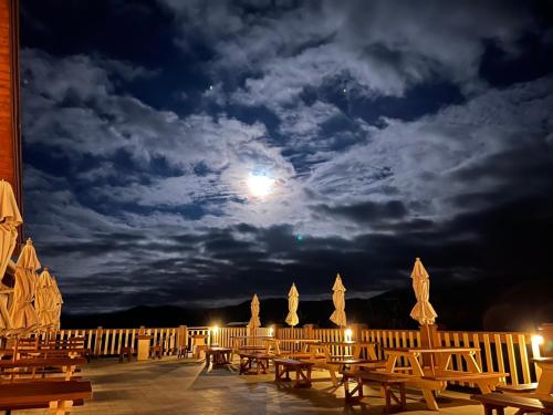 Surrounding environment, 雪霸休閒農場 Sheipa Leisure Farm in Wufeng Township