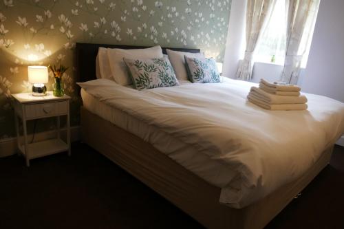 Triple room, shower