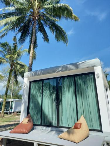 Koh Kood Club in Klong Hin Bay