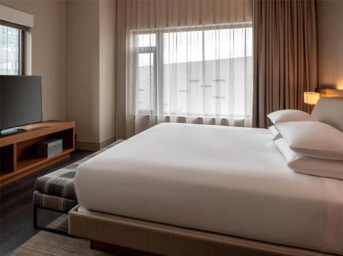 Hyatt Regency Lake Washington at Seattle's Southport - image 2