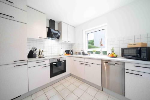 Facilities, C&S Living I Terrasse I Kuche I Parkplatz in Tauberbischofsheim