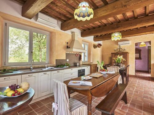  Villa with Panoramic Views in Marciano