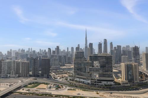 BLVD - Damac Paramount with Burj Khalifa View, Dubai