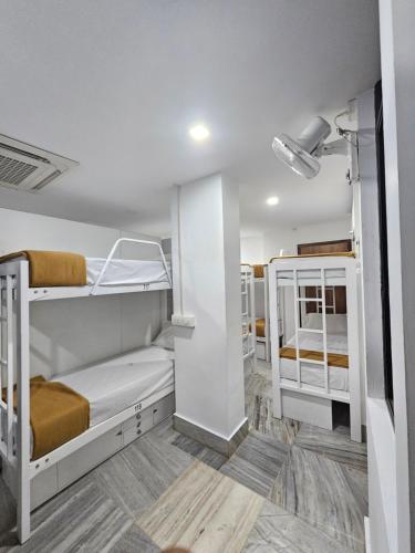 Lowfare Dormitory in Kozhikode / Calicut